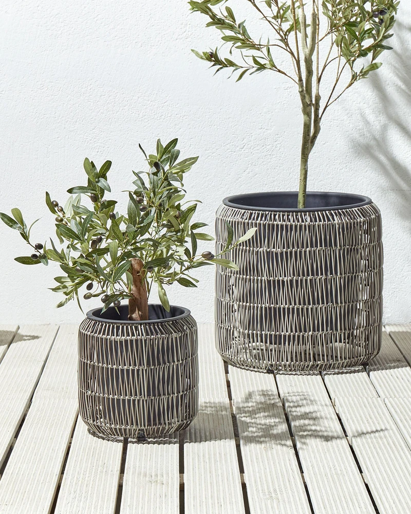 Beliani 2 vazonų rinkinys BRODIEA 26/45 cm šviesiai rudas technorotangas
