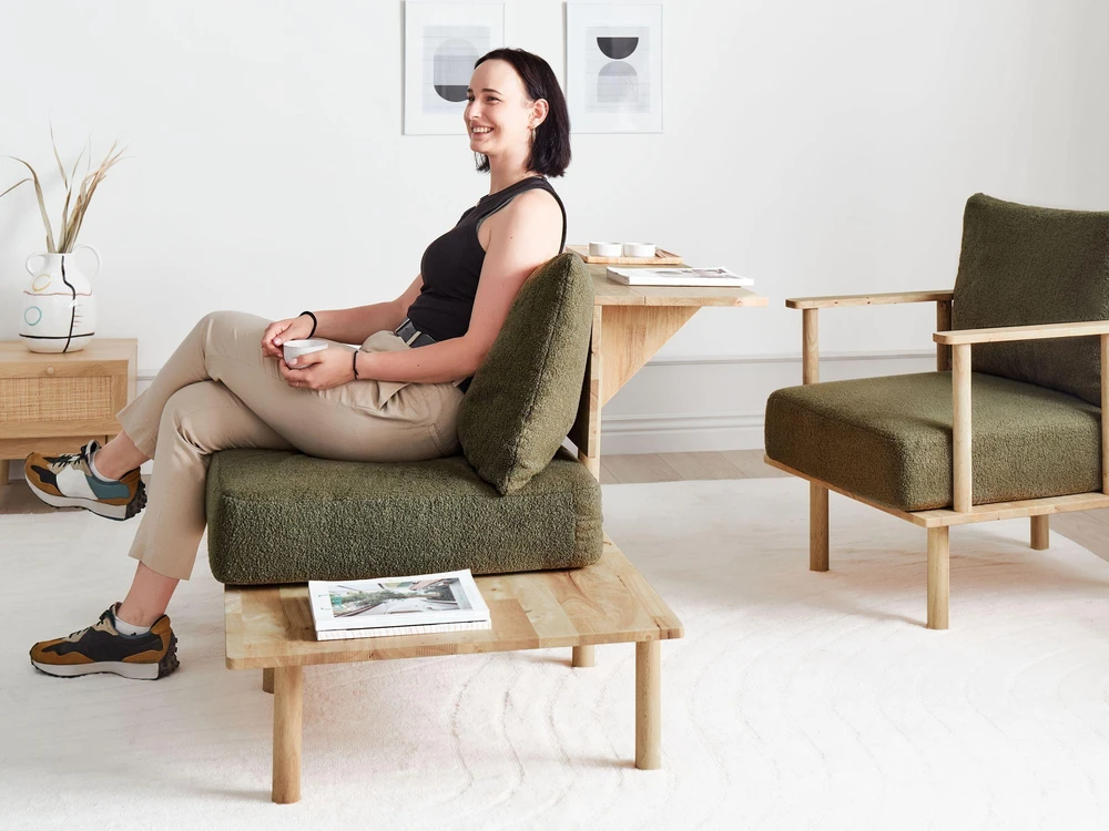 Beliani 2 vietų sofa SALO Bouclé tamsiai žalia su staliukais