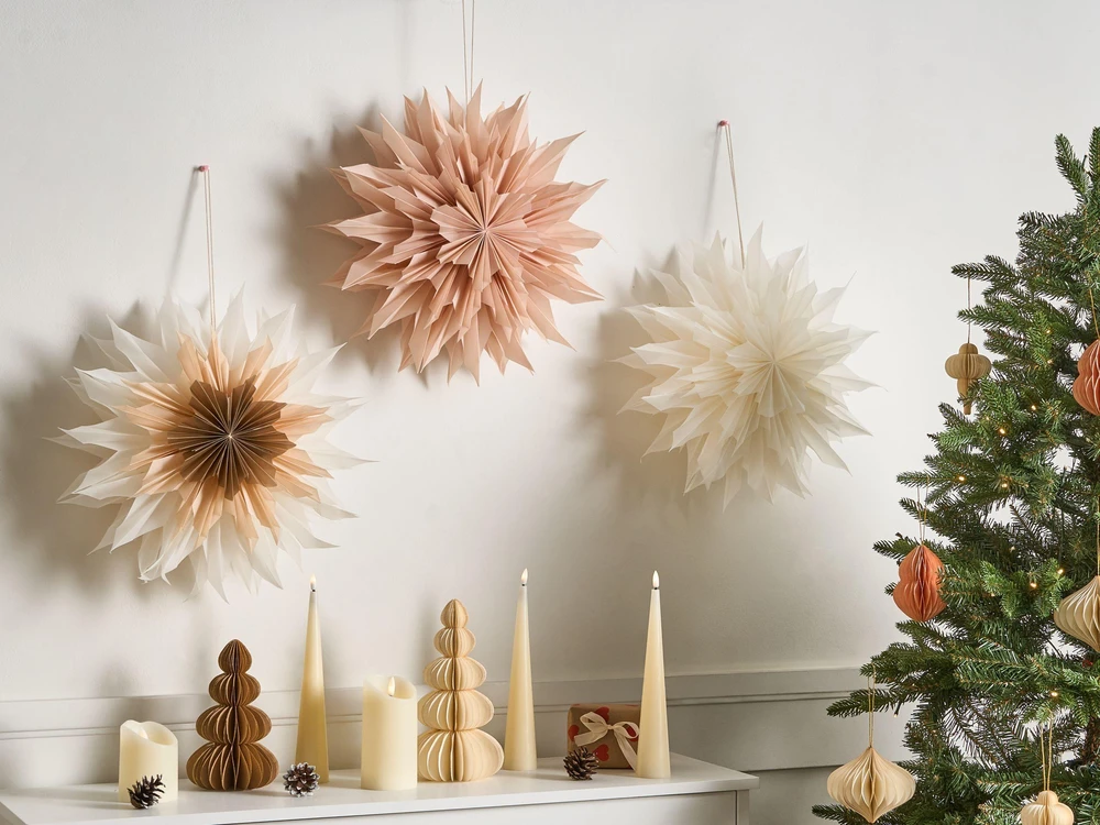 Beliani 3 LED kabančių dekoracijų rinkinys FORSAN Žvaigždė 41 cm Spalvingas