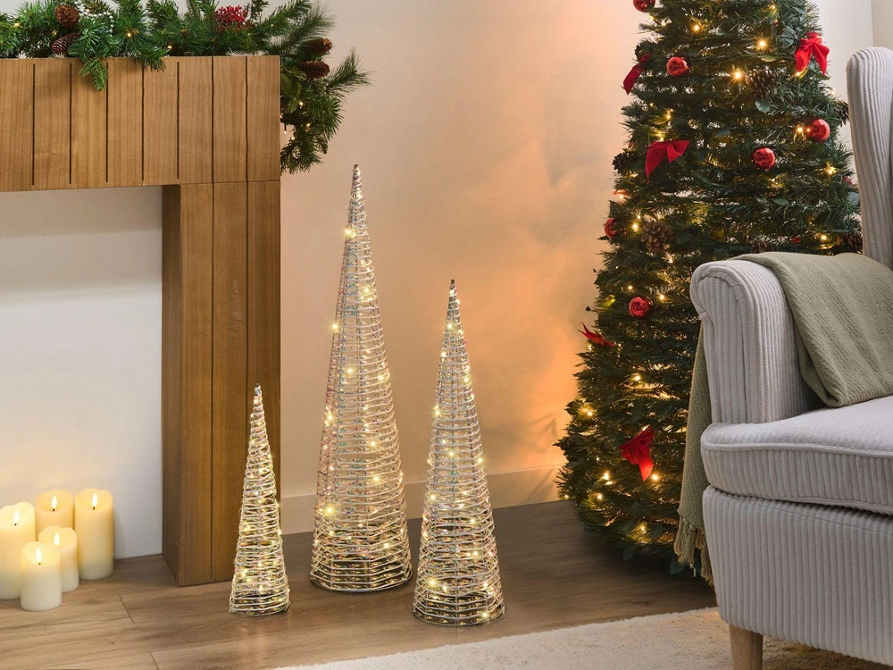 Beliani 3 LED Kalėdinių dekoracijų rinkinys SONDER Eglutė 40/60/80 cm Balta