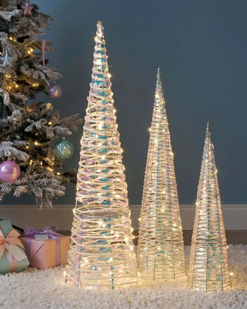 Beliani 3 LED Kalėdinių dekoracijų rinkinys SONDER Eglutė 40/60/80 cm Balta