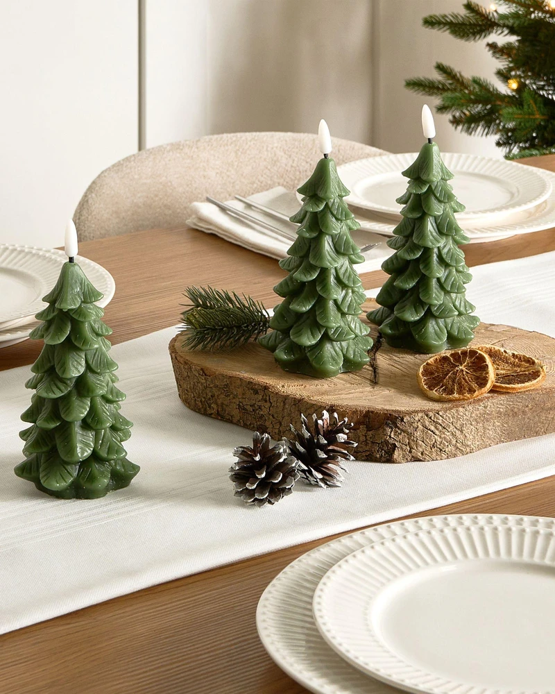 Beliani 3 LED žvakių rinkinys VELOURA Kalėdų eglutė 16 cm žalia