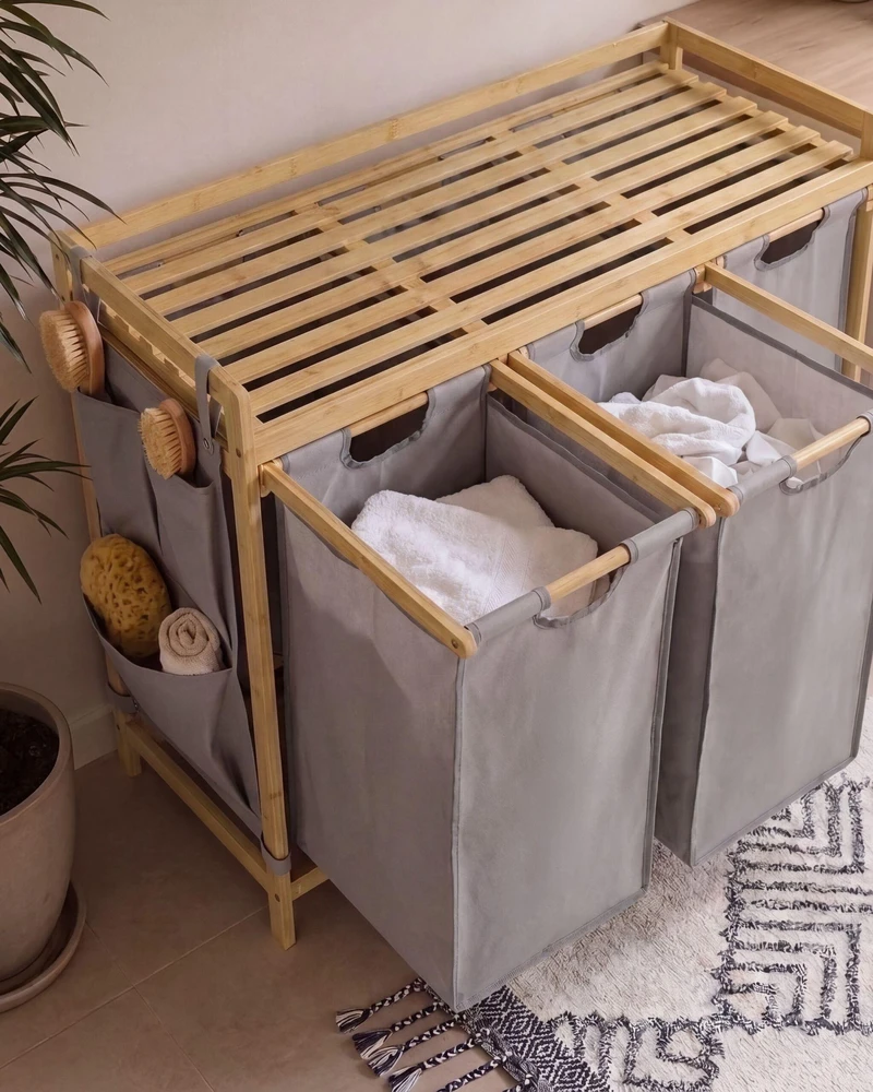 Beliani 3 skalbinių krepšių su lentyna komplektas TOROTAL, bambukas, šviesiai rudas / pilkas, 120 l
