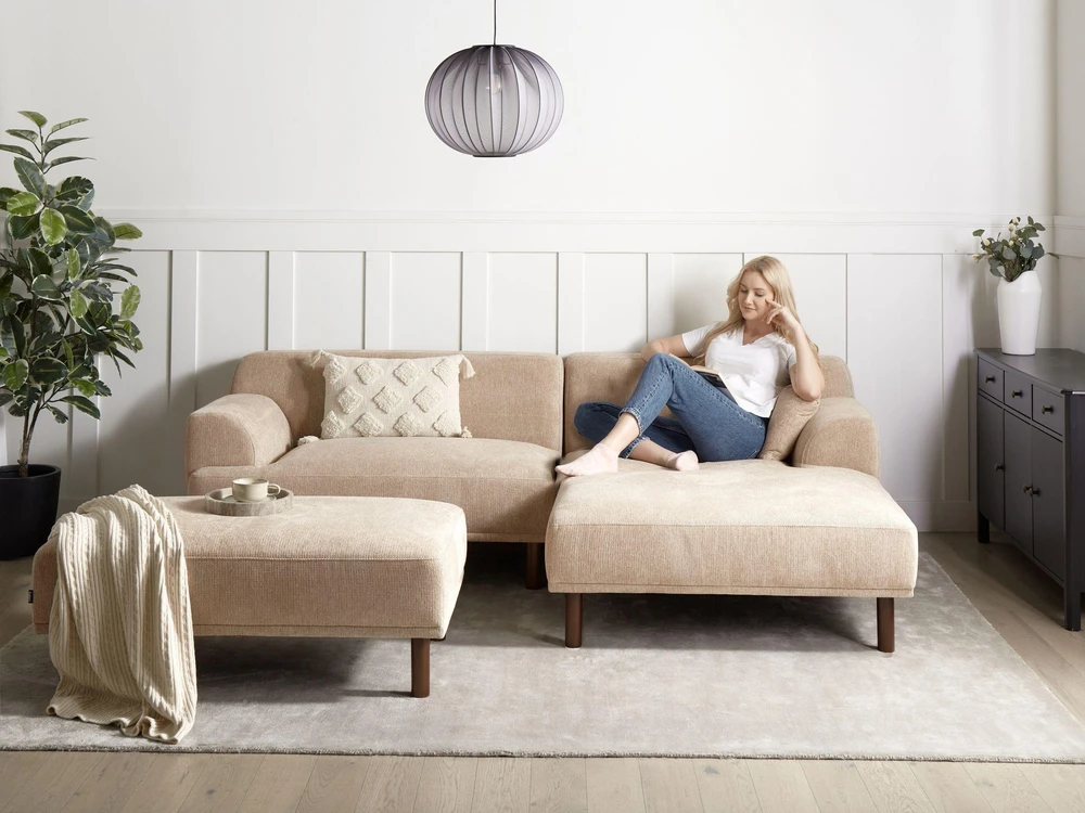 Beliani 3 vietų kampinė sofa HOLT, smėlio spalvos, su otomanu, kairinė