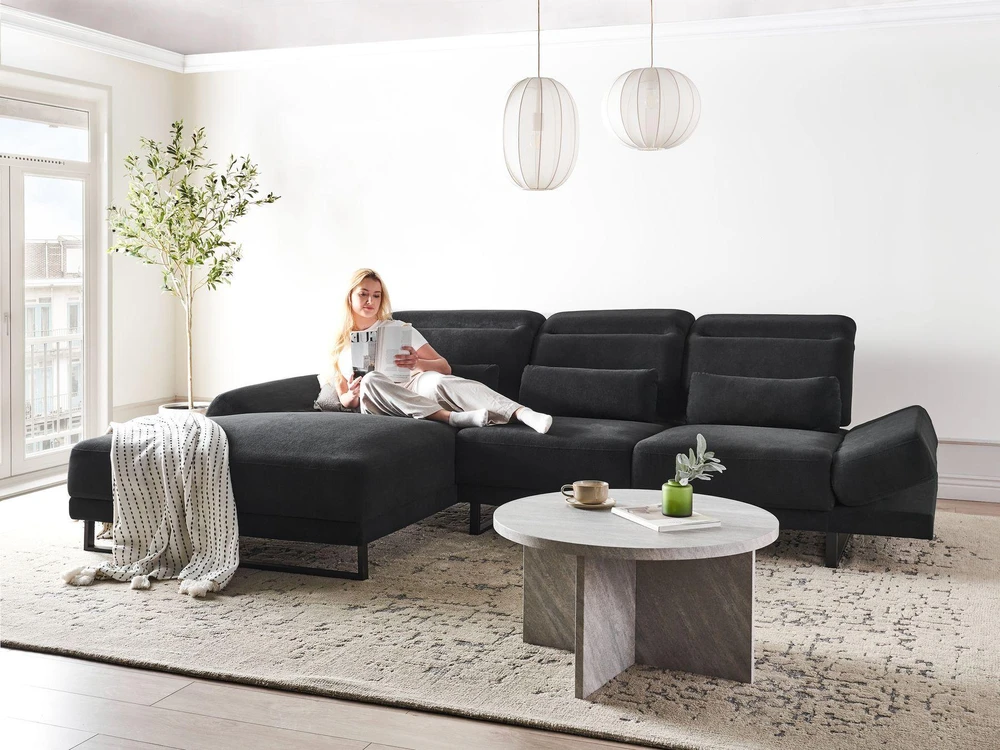 Beliani 4 vietų kampinė sofa IKAST, juoda, dešininė