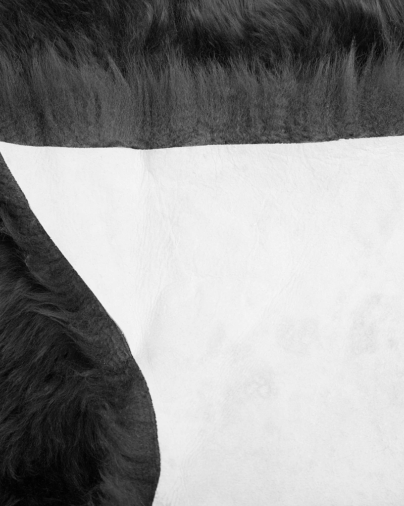 Beliani Avikailis ULURU juodas 65 x 110 cm