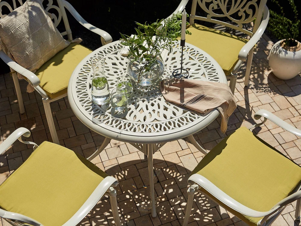 Beliani Bistro stalas ANCONA 90 cm skersmens, metalinis, kreminės baltos spalvos
