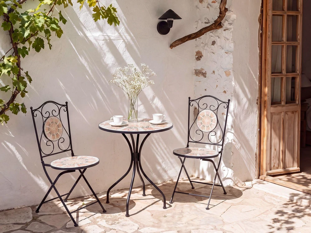 Beliani Bistro stalas SETTALA 60 × 60 cm, metalas, spalvingas