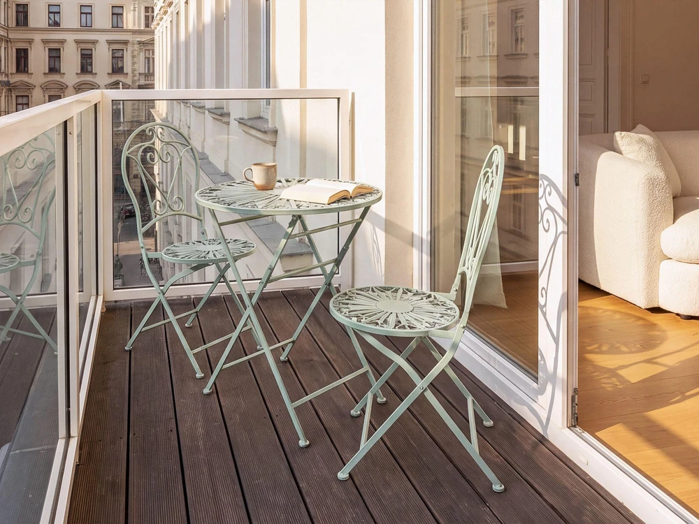 Beliani Bistro staliukas TRENTO 70 cm 70 cm Metalas šviesiai žalias