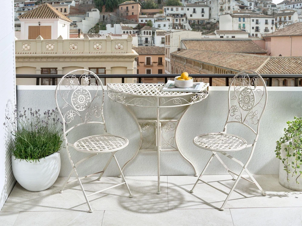 Beliani Bistro staliukas YAVIZA 80 × 36 cm, metalinis, šviesiai smėlinis