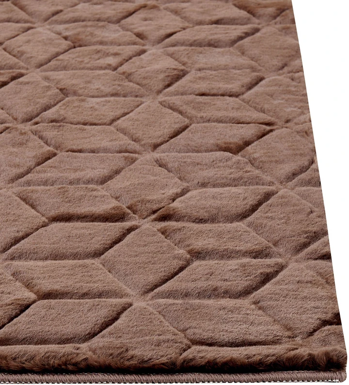 Beliani Dirbtinio kailio kilimas THATTA, rudas, 160 x 230 cm