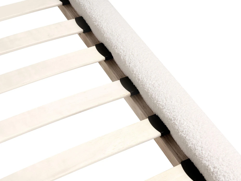 Beliani Dviejų asmenų lova CRESSAT 140 x 200 cm, balta boucle