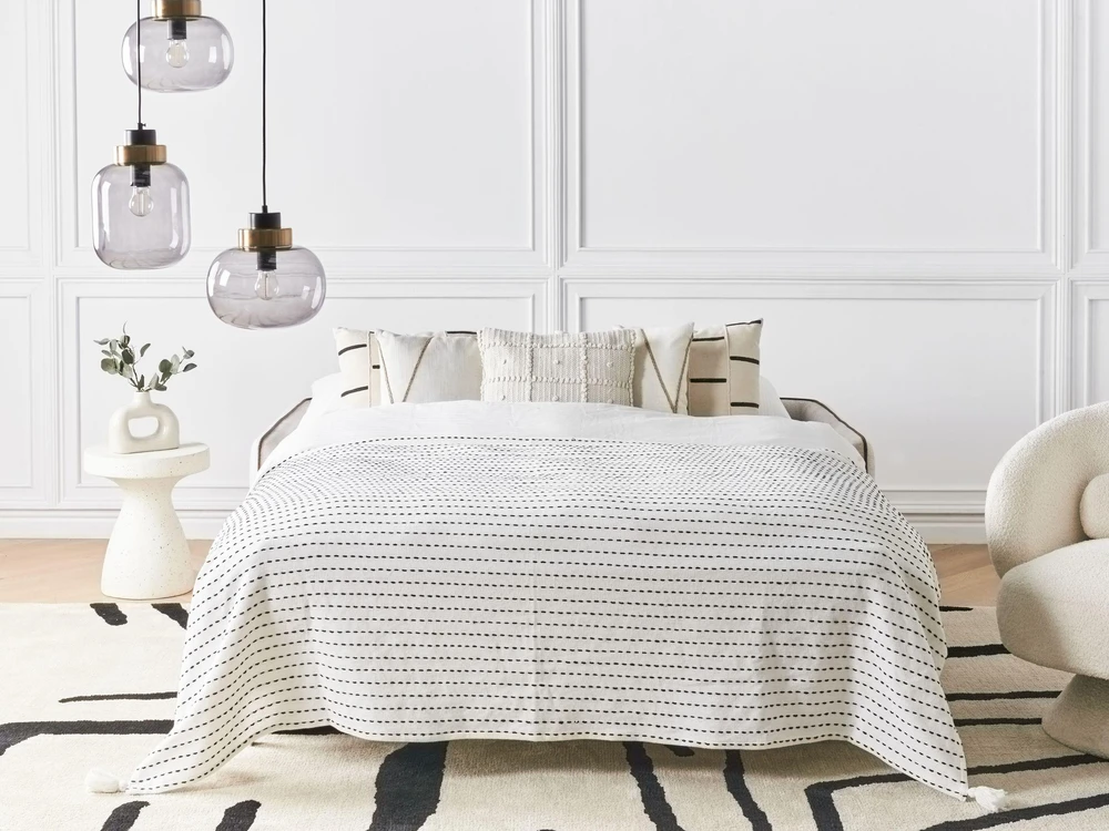 Beliani Dvivietė išskleidžiama sofa ISHOJ, šviesiai smėlio spalvos