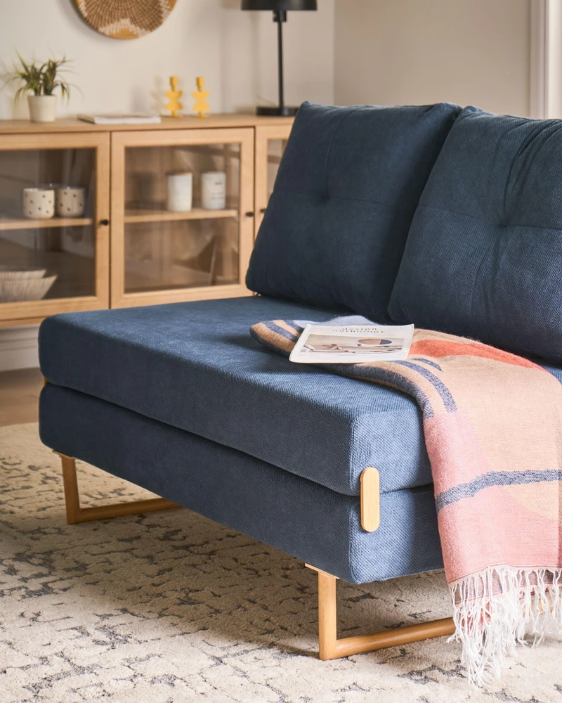 Beliani Dvivietė išskleidžiama sofa JERSLEV, mėlyna