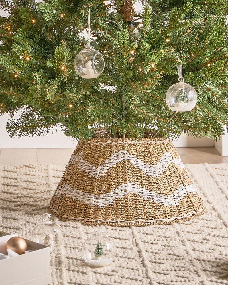 Beliani Eglutės kojos uždanga HIVER Jūržolė Balta 43 cm
