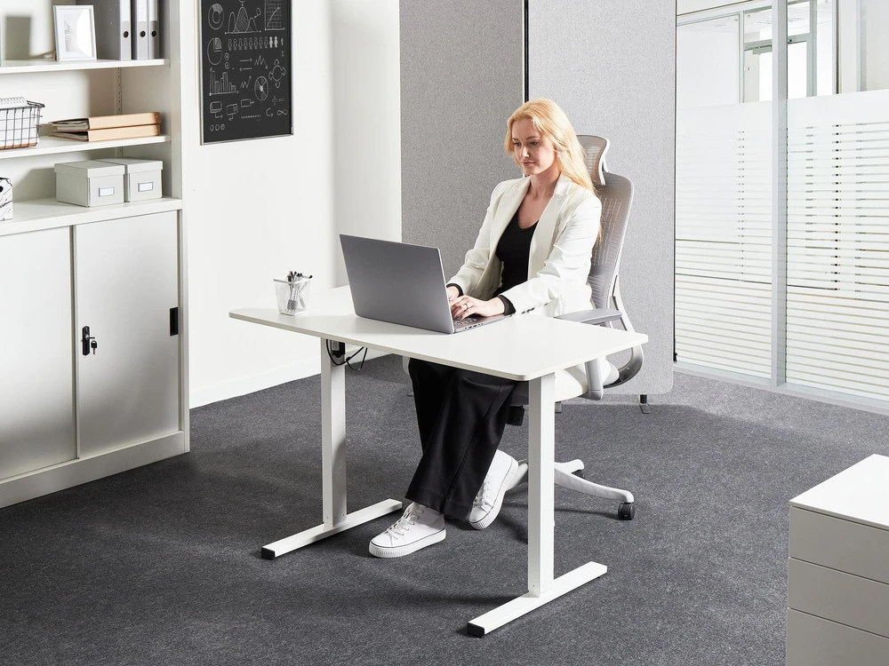 Beliani Elektriškai reguliuojamas stalas TAVARES, baltas, 120 cm x 60 cm