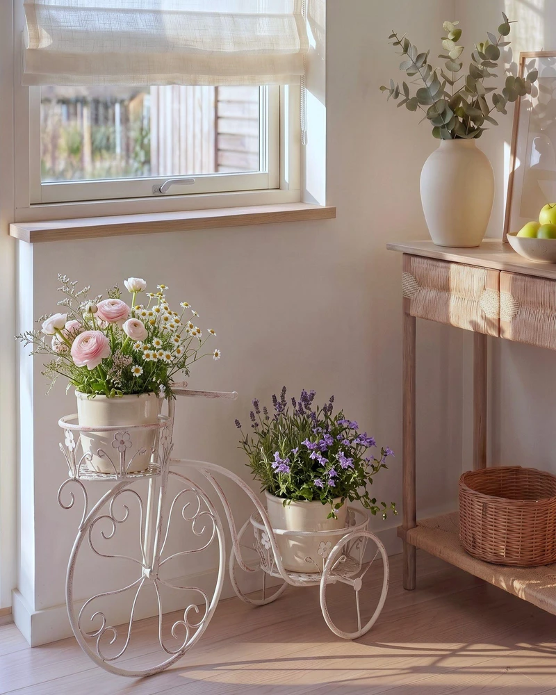 Beliani Gėlių stovas WILDROSE Metalinis 66 cm kreminės spalvos