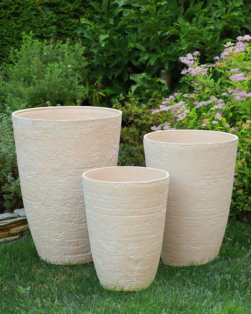Beliani Gėlių vazonas CAMIA 35 cm smėlio spalvos