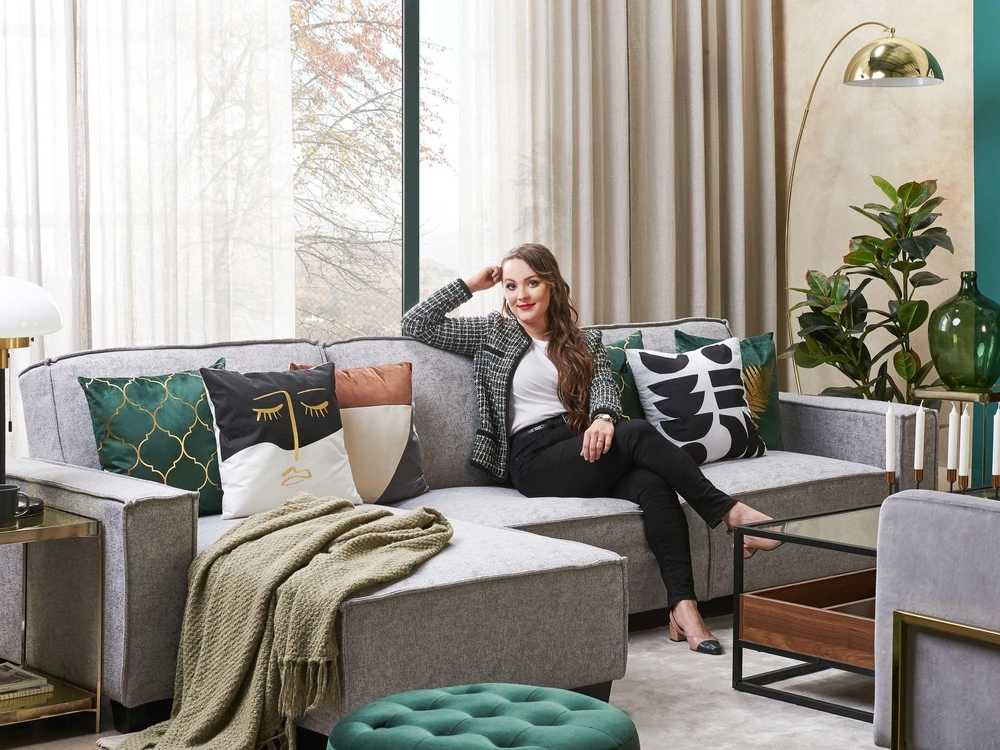 Beliani Išskleidžiama kampinė sofa ROMEDAL, 3 vietų, šviesiai pilka, kairinė