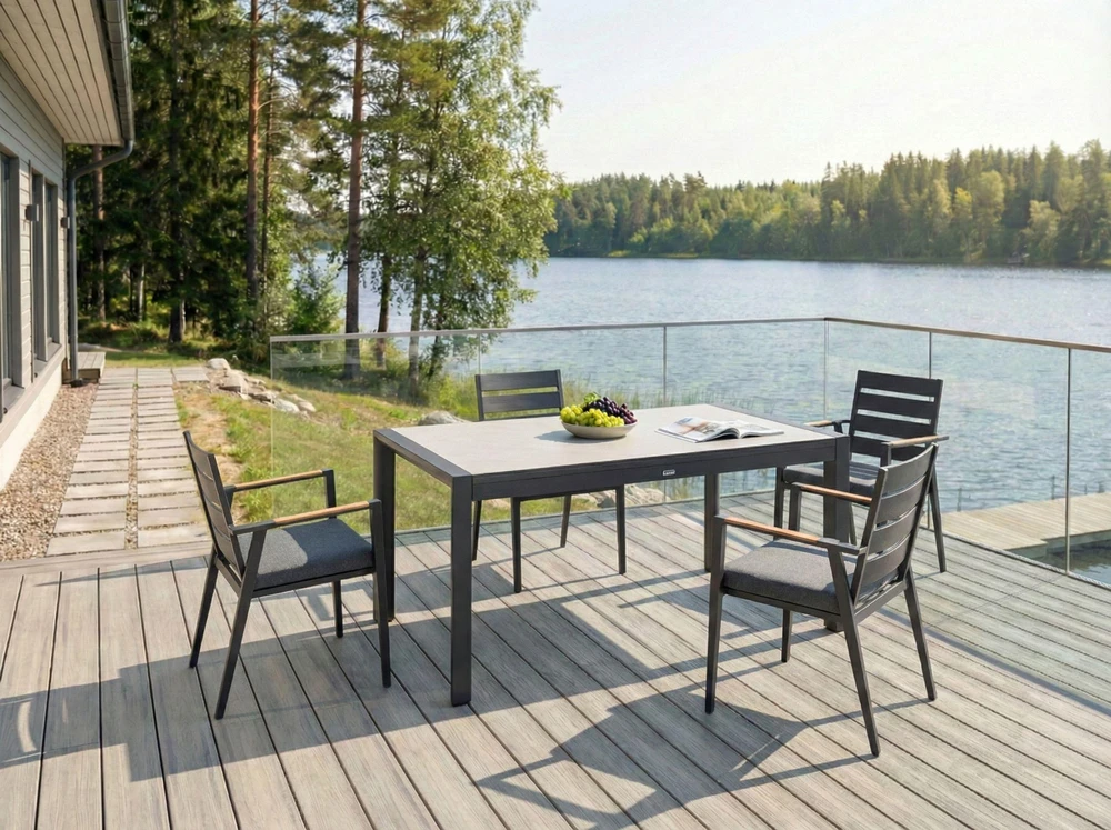 Beliani Išskleidžiamas sodo stalas BINASCO 160/220 cm 90 cm smėlio spalvos