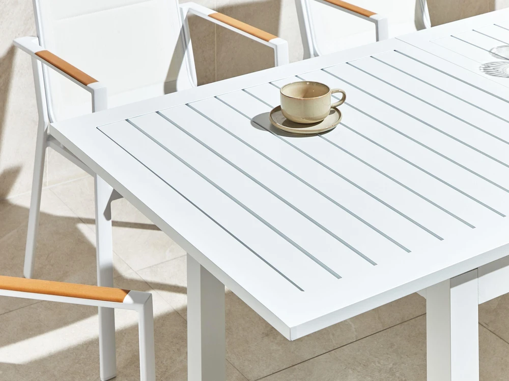 Beliani Išskleidžiamas sodo stalas SKALOMA 180/240 cm 90 cm metalinis baltas