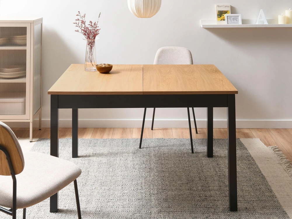 Beliani Išskleidžiamas valgomojo stalas HOUSTON šviesiai rudas/juodas 120/150 cm 90 cm pušies mediena