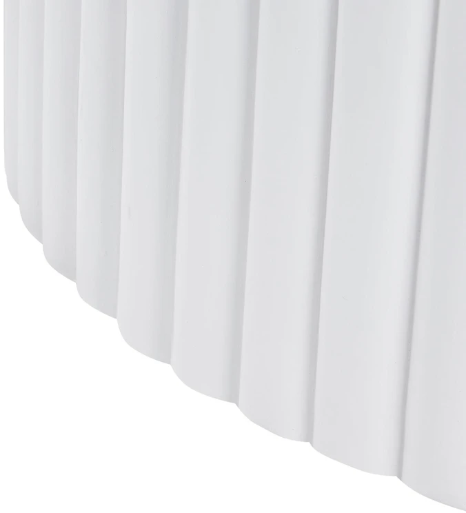 Beliani Kavos staliukas POZZA 117 cm 117 cm baltas