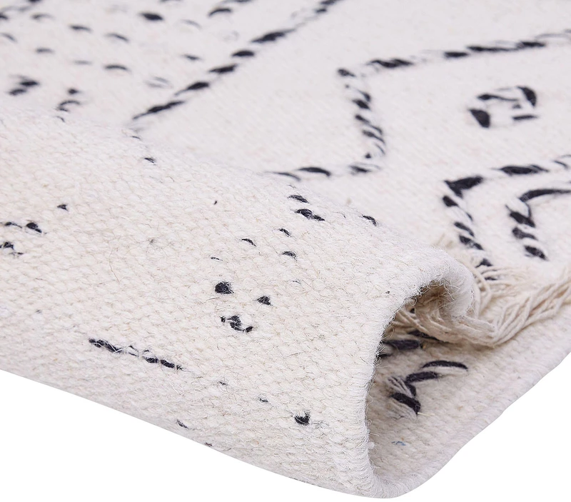 Beliani Kilimas ALKENT baltas 160 x 230 cm vilnos