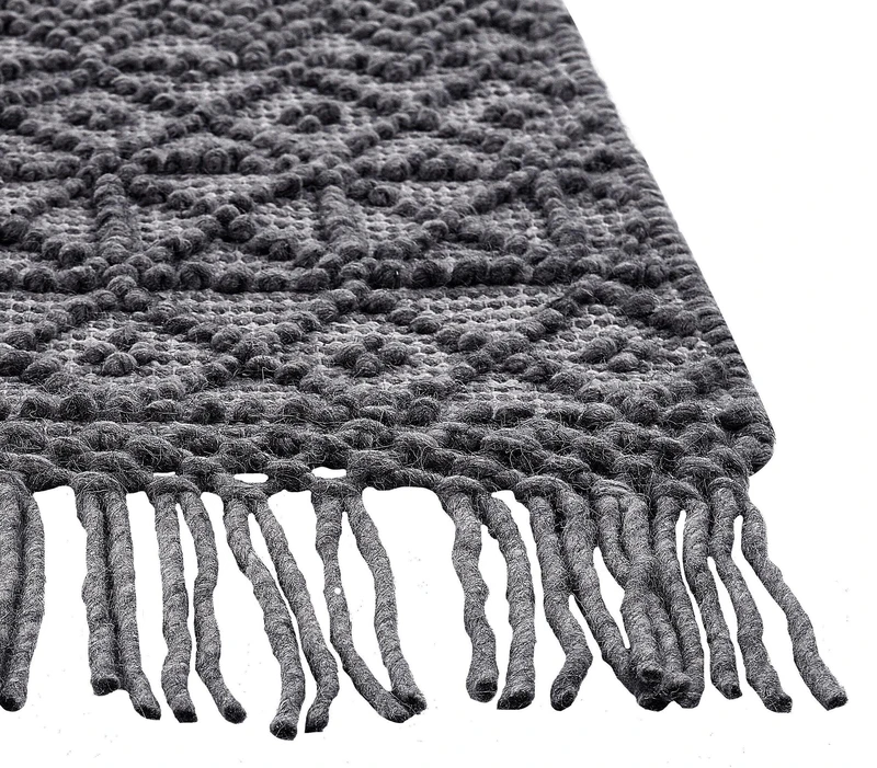 Beliani Kilimas ALUCRA Juodas 160 x 230 cm Vilna