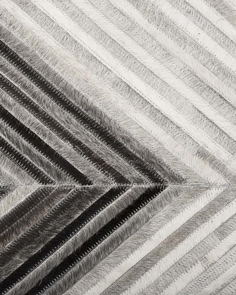 Beliani Kilimas AYTEPE pilkas 140 x 200 cm natūrali oda