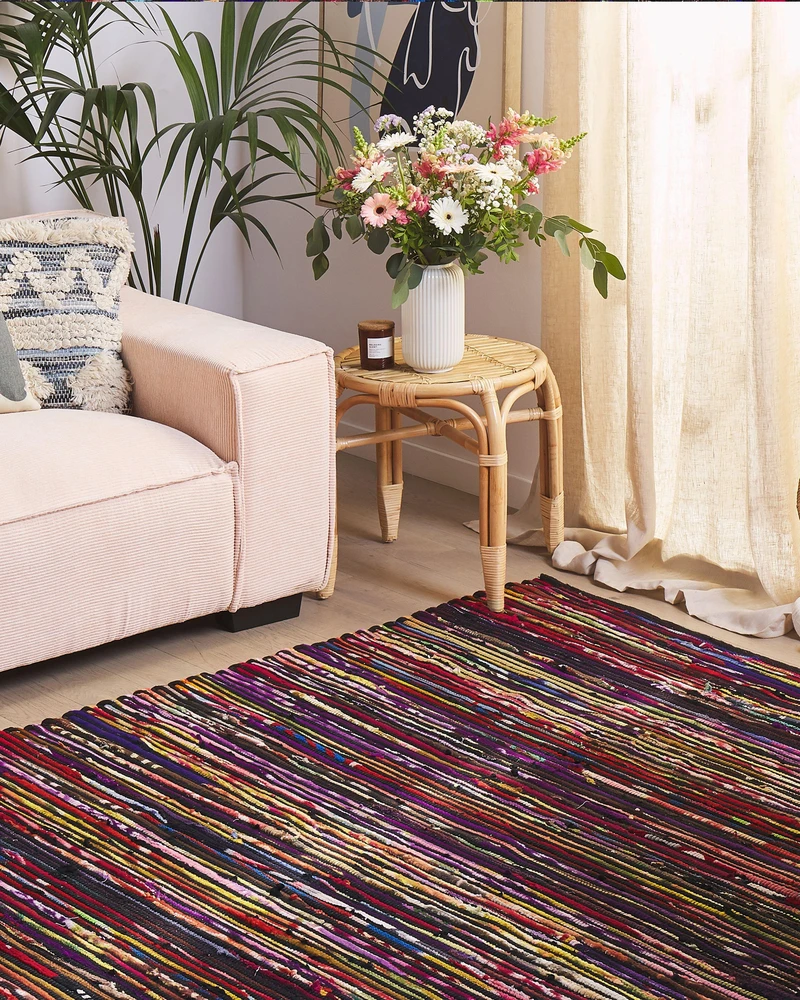 Beliani Kilimas BARTIN juodas 160 x 230 cm