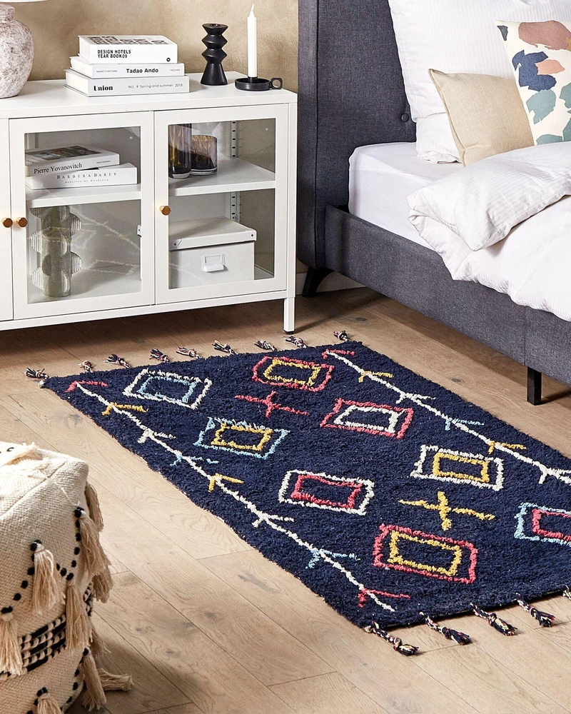 Beliani Kilimas CORUM Juodas 80 x 150 cm Medvilninis