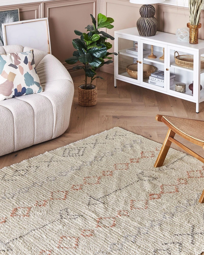 Beliani Kilimas DISPUR smėlio spalvos 140 x 200 cm medvilninis