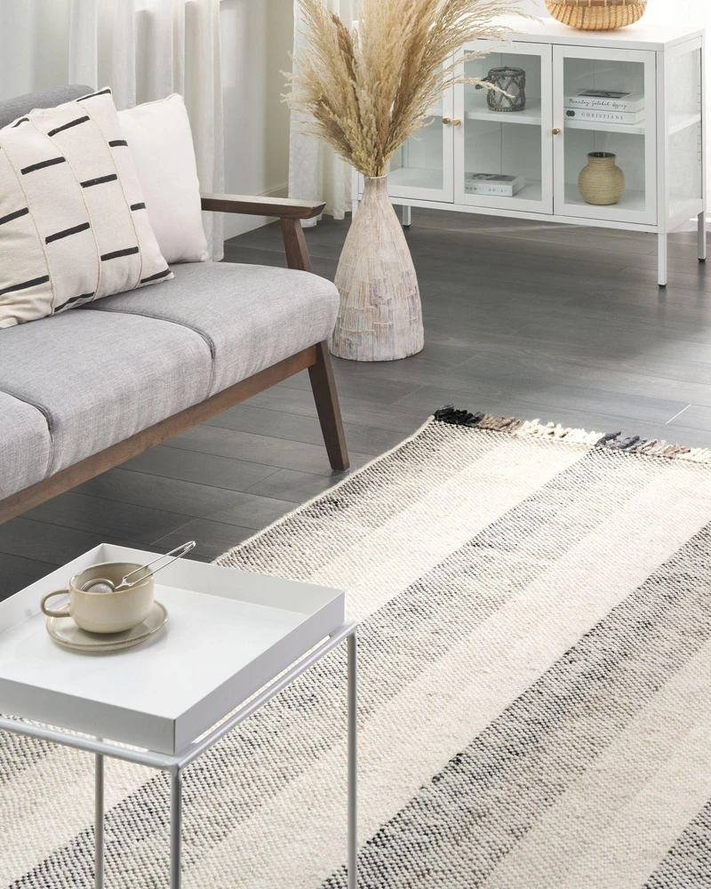 Beliani Kilimas EMIRLER baltas 160 x 230 cm vilnos