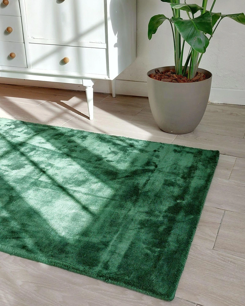 Beliani Kilimas GESI II tamsiai žalias 80 x 150 cm viskozė