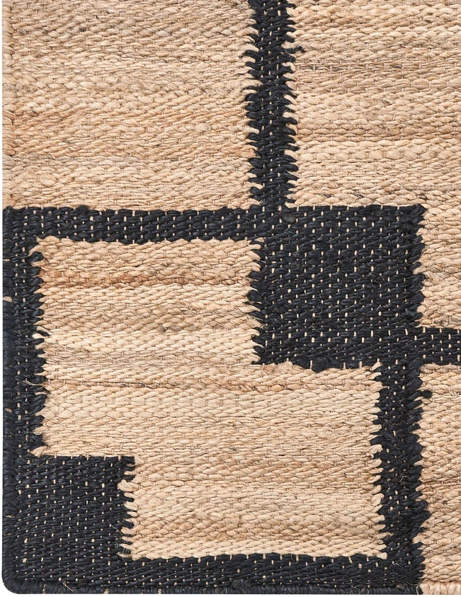 Beliani Kilimas GONDIA Juodas / smėlio spalvos 160 x 230 cm Džiutas