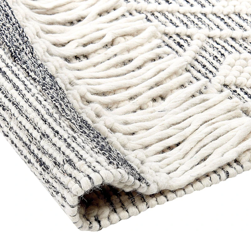 Beliani Kilimas KAVAK juodas 160 x 230 cm vilnonis