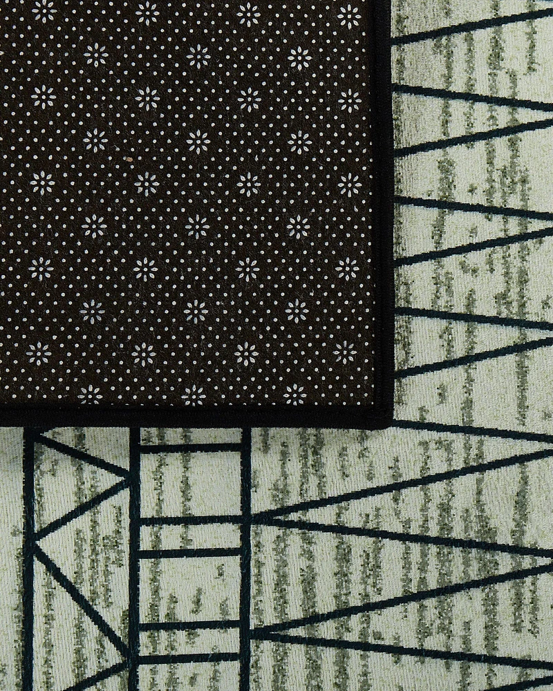 Beliani Kilimas KEBAN juodas 80 x 150 cm
