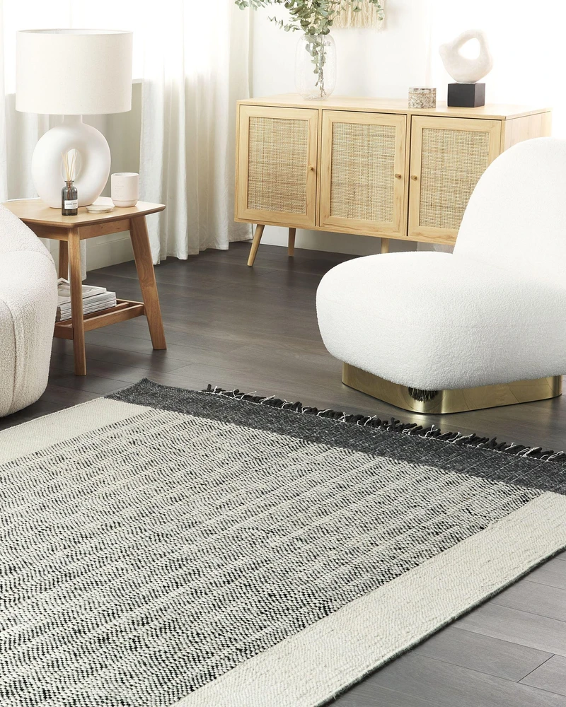 Beliani Kilimas KETENLI baltas 140 x 200 cm vilnonis