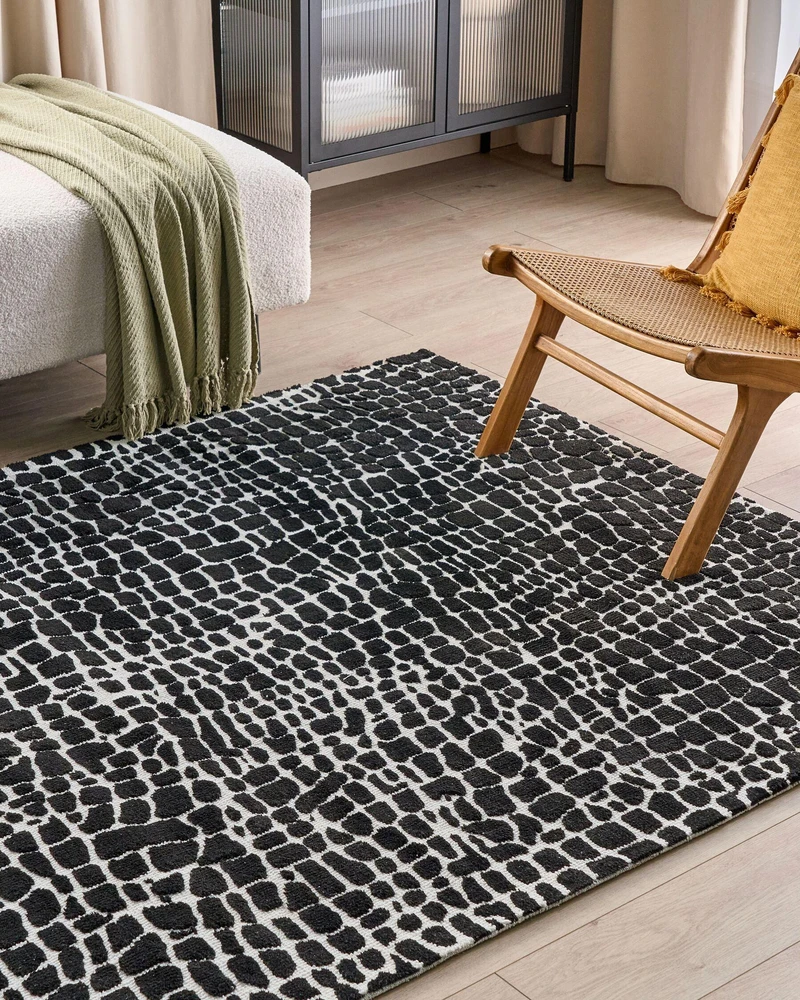 Beliani Kilimas PUNGE juodas 300 x 400 cm