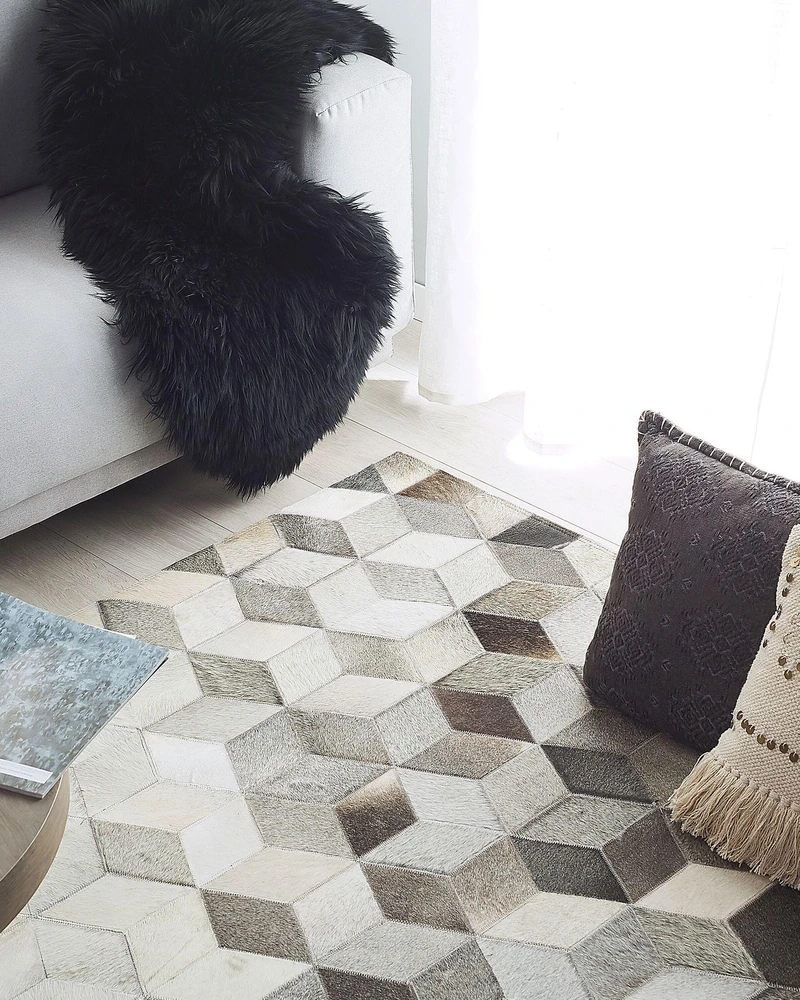 Beliani Kilimas SASON beige 160 x 230 cm natūrali oda