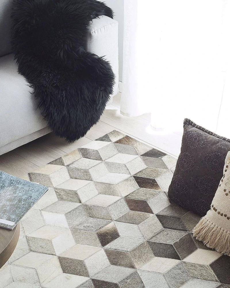 Beliani Kilimas SASON beige 160 x 230 cm natūrali oda