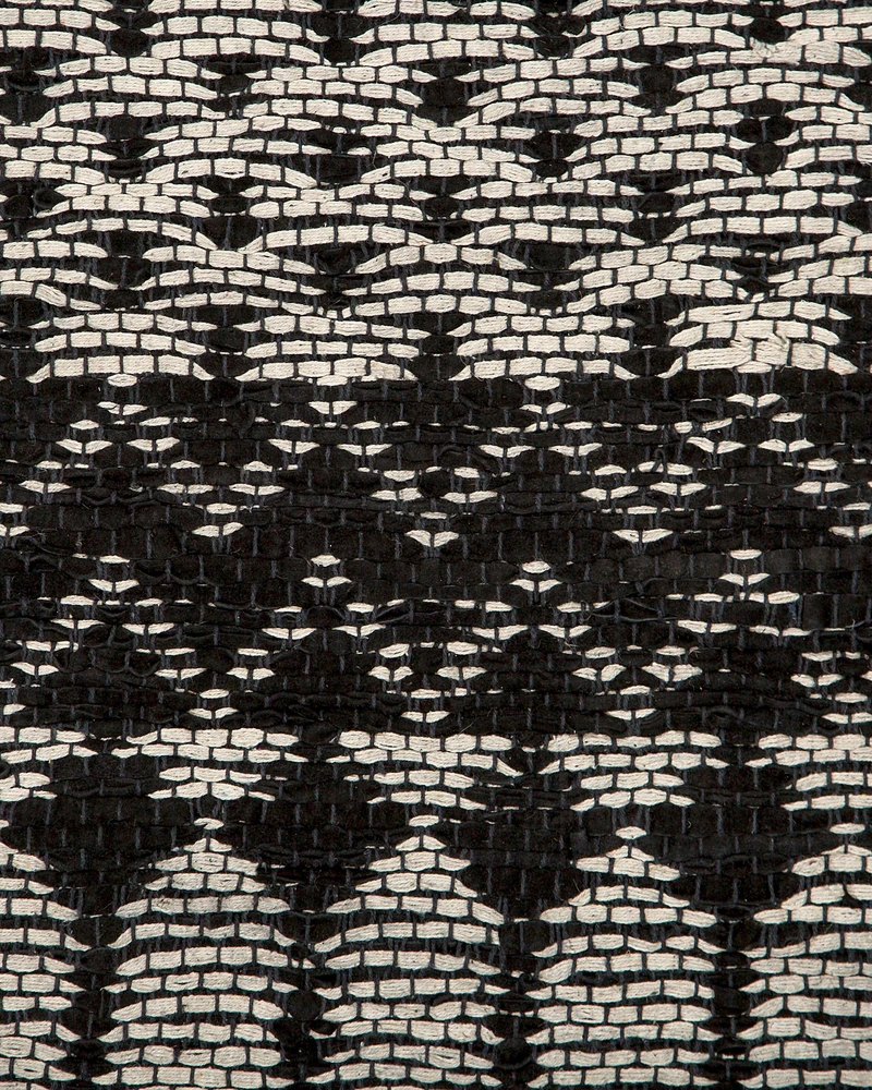 Beliani Kilimas SOKUN Juodas 140 x 200 cm Natūrali oda
