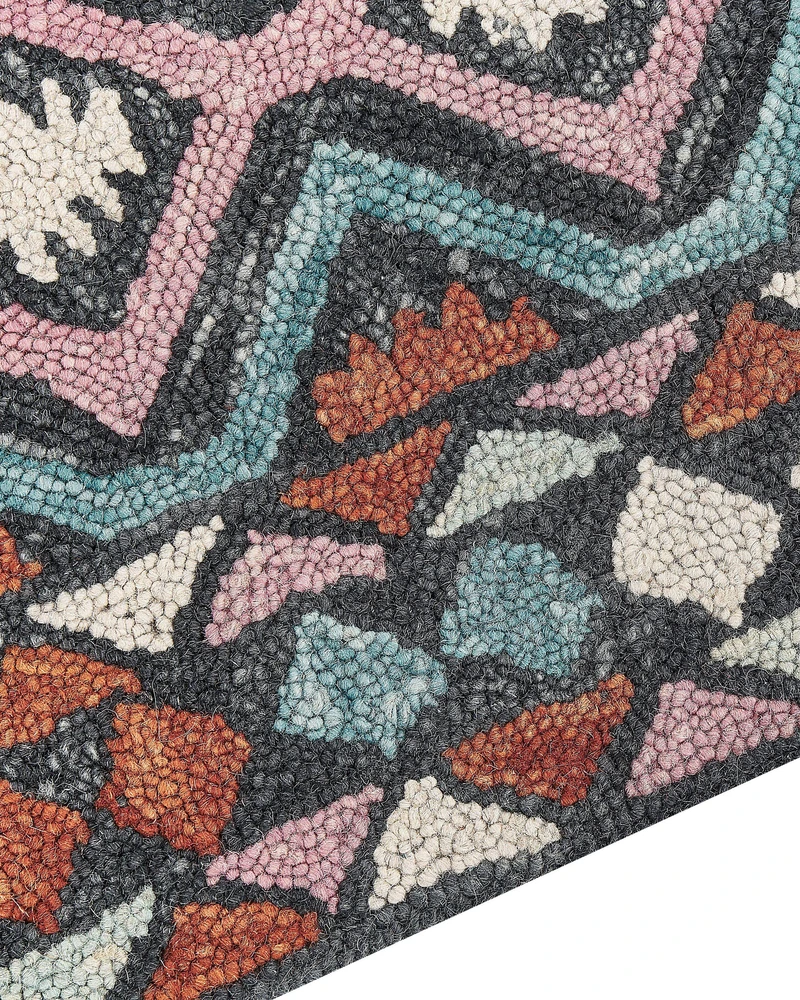 Beliani Kiliminis HAYMANA spalvotas 140 x 200 cm vilnonis
