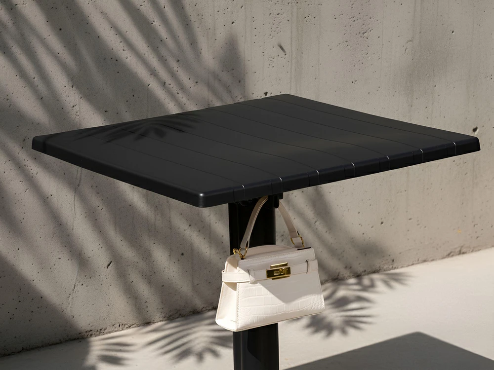 Beliani Lauko baro stalas LEMNOS 60 cm 60 cm Juodas