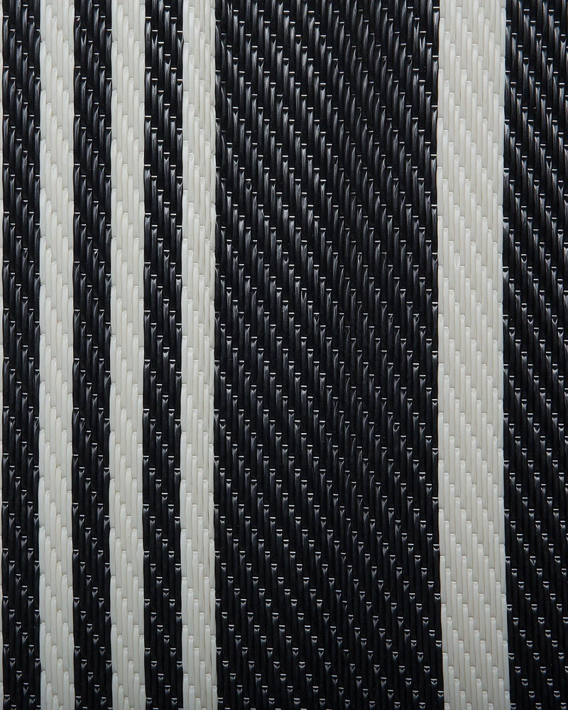 Beliani Lauko kilimas HALDIA juodas 90 x 180 cm