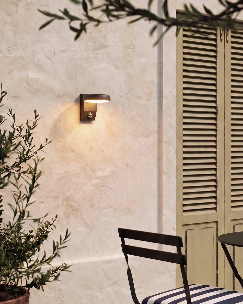Beliani Lauko sieninis LED šviestuvas VENTIN juodas