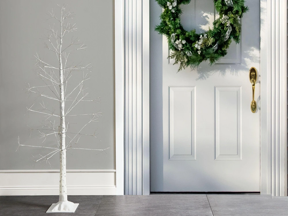 Beliani LED sodo dekoracija ALBIONI medelis 180 cm baltas
