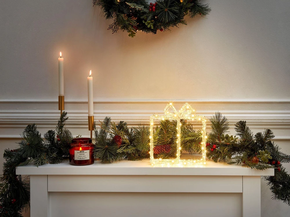 Beliani LED sodo dekoracija KEMI Kalėdų dovanos 25 cm Balta