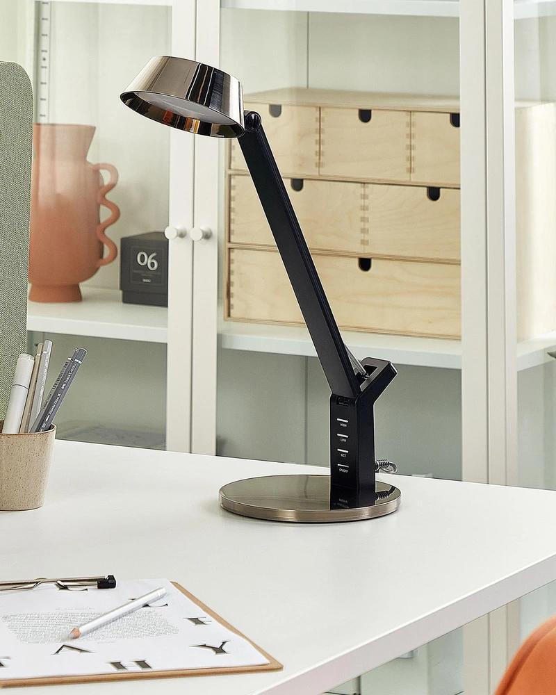 Beliani LED stalinė lempa CHAMAELEON su USB jungtimi, metalinė, žalvario spalvos
